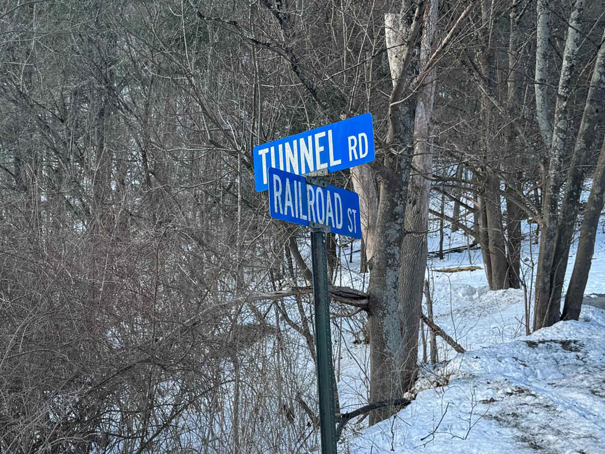 Tunnel Road trail photo