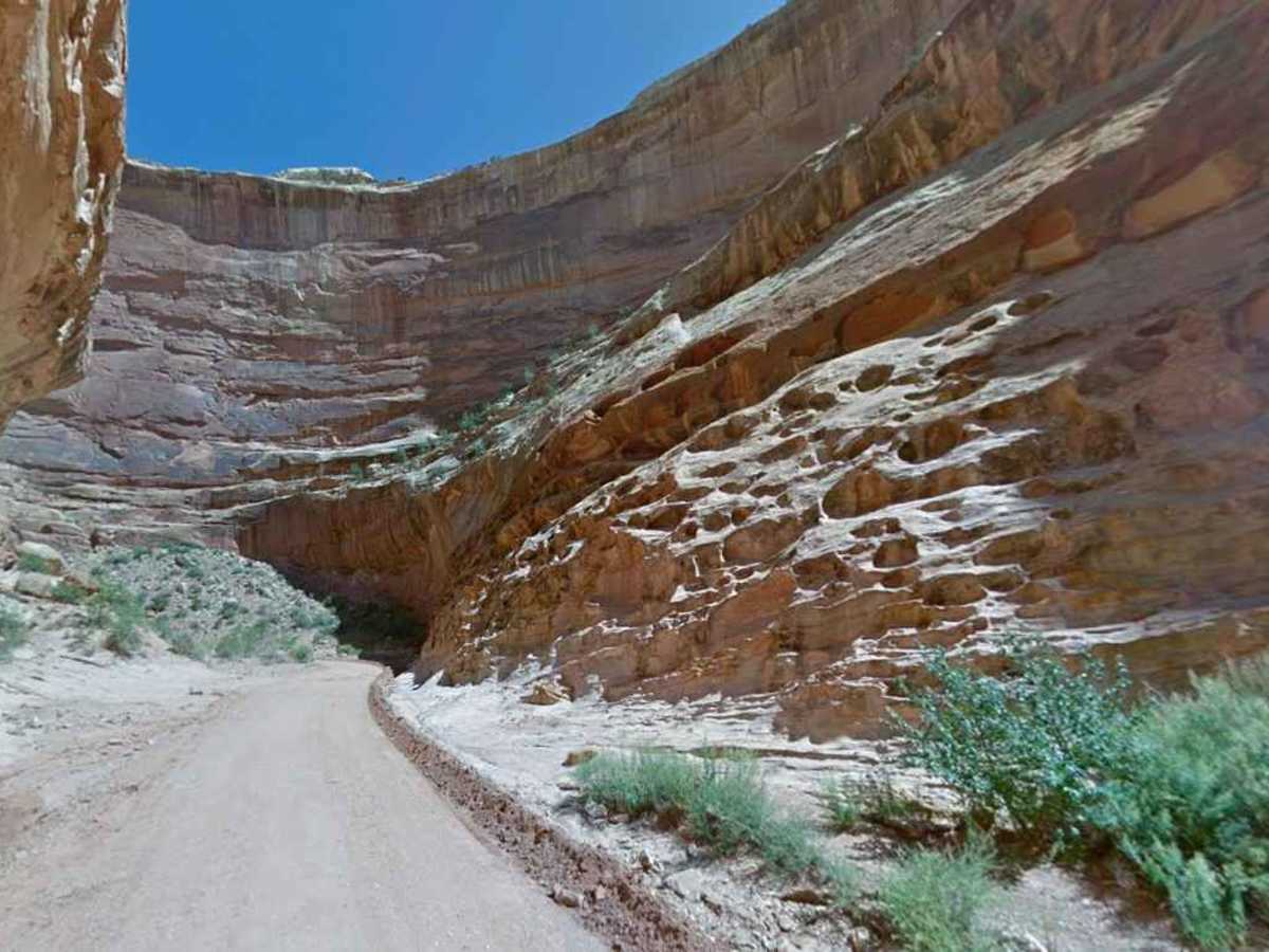 Capitol Gorge Road trail photo