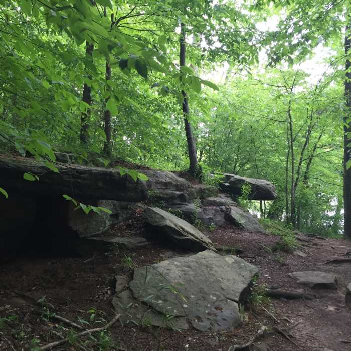 Shelf-like rock formations just north of the larger one. Near Jones Bridge Loop