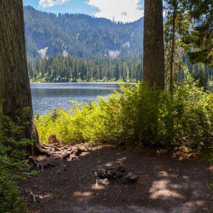 Near Bear + Deer Lakes