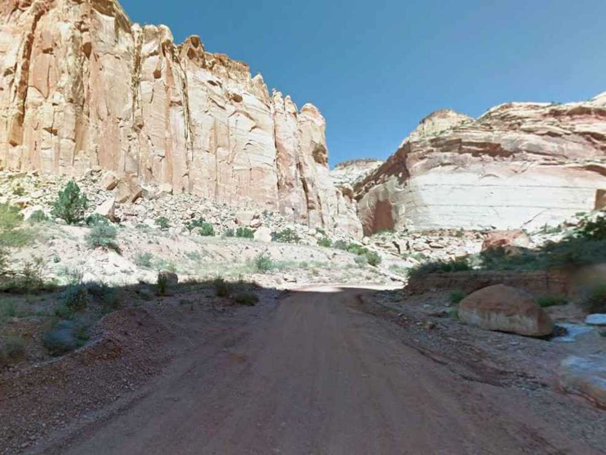 Capitol Gorge Road photo 6