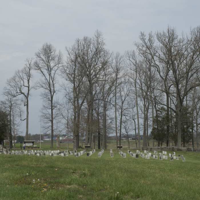 The trail begins in Zollicoffer Park, where there is a cemetery where hundreds of confederate dead are buried, including General Zollicoffer, who at this location during the battle in 1862. Near Ravine Trail