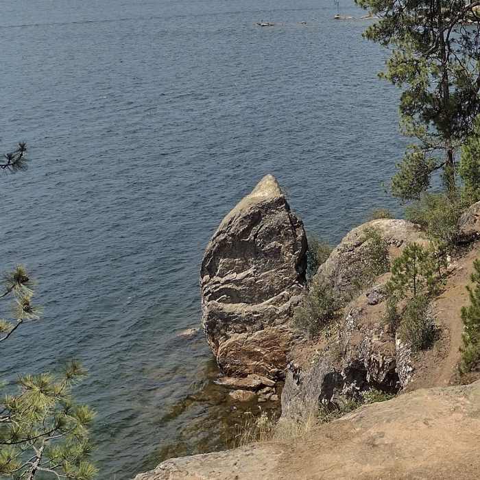 Near Tubbs Hill Summit Trail