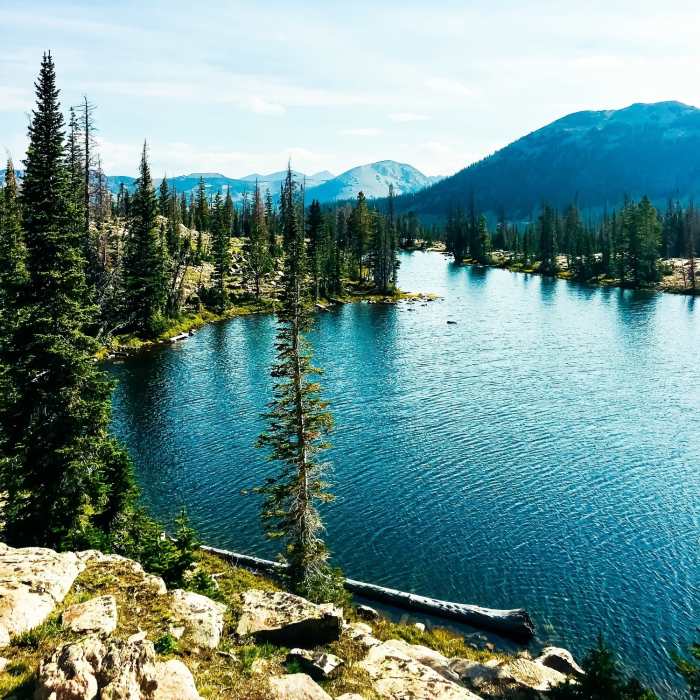 This is not Ibantik Lake-- this is a smaller lake you'll encounter after traversing The Notch, but before your final descent to Ibantik proper. Near Ibantik Lake