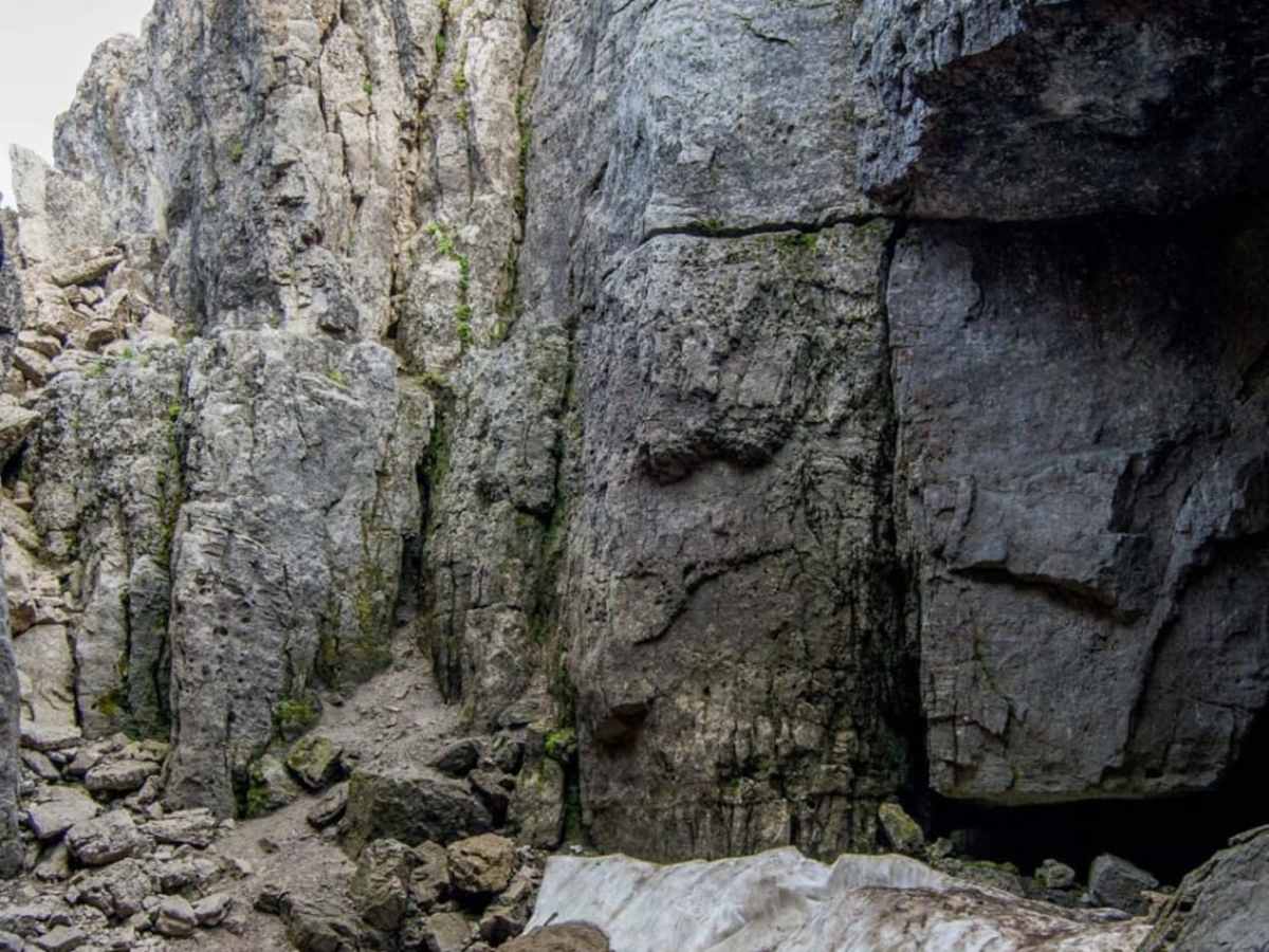 Paris Ice Cave trail photo