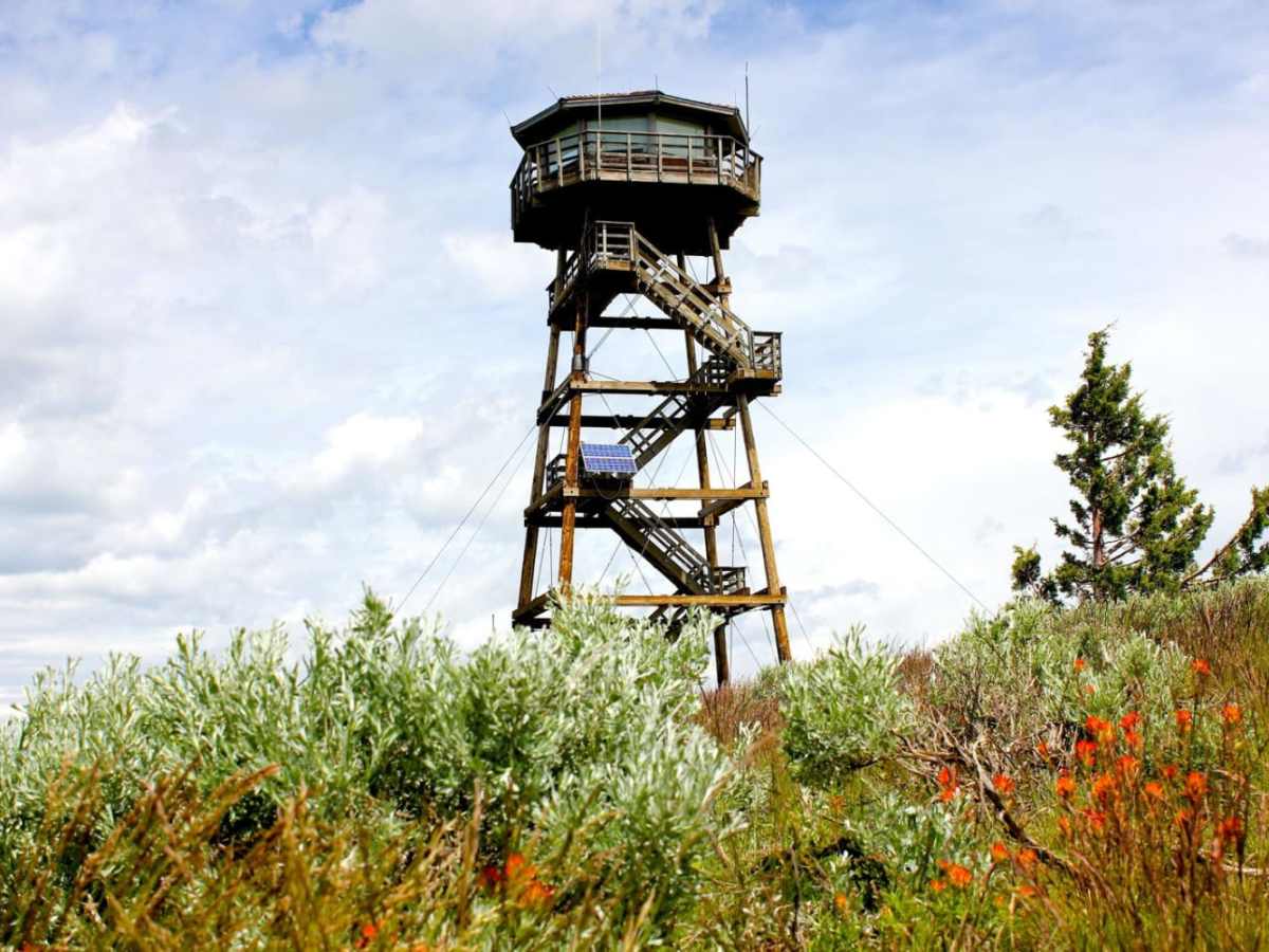 Calamity Butte Lookout photo 6