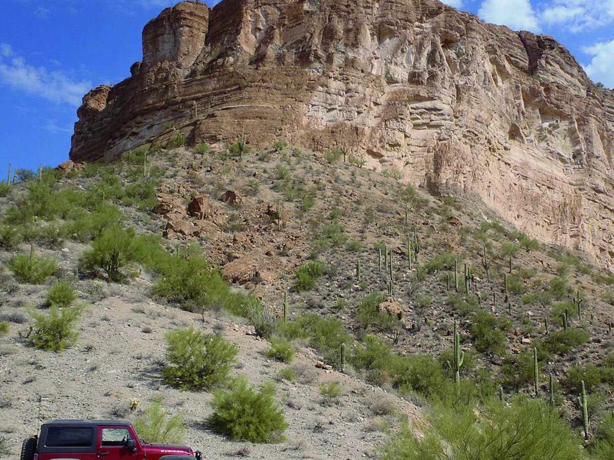 Walnut Canyon trail photo