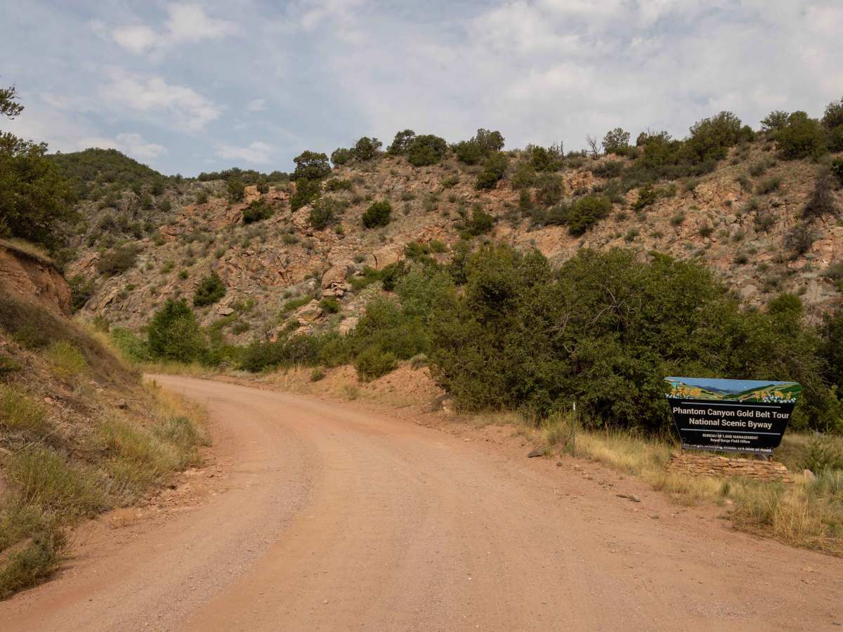Phantom Canyon trail photo