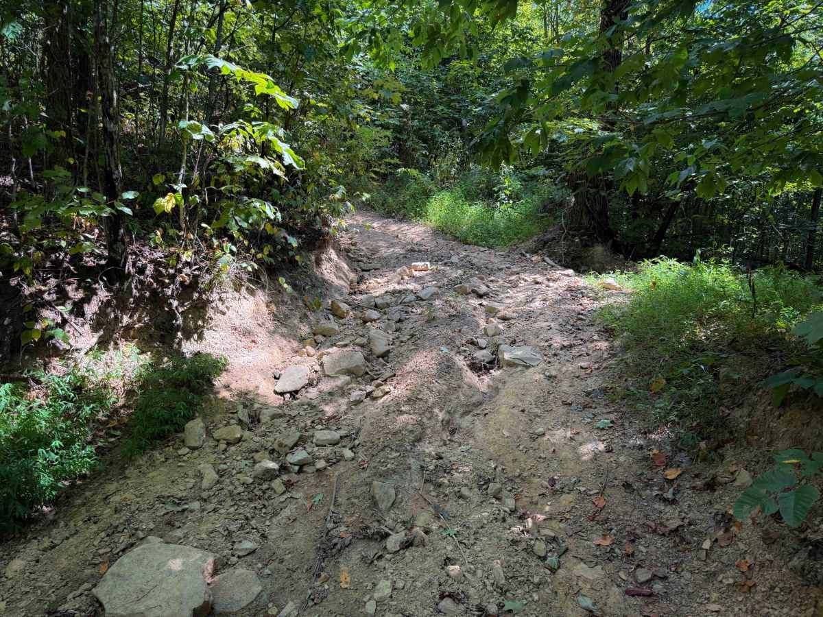 Round Mountain Trail photo 2