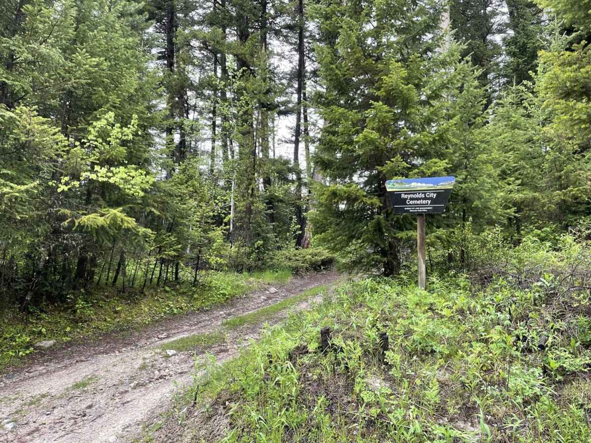 Eastern Garnet Range Road trail photo
