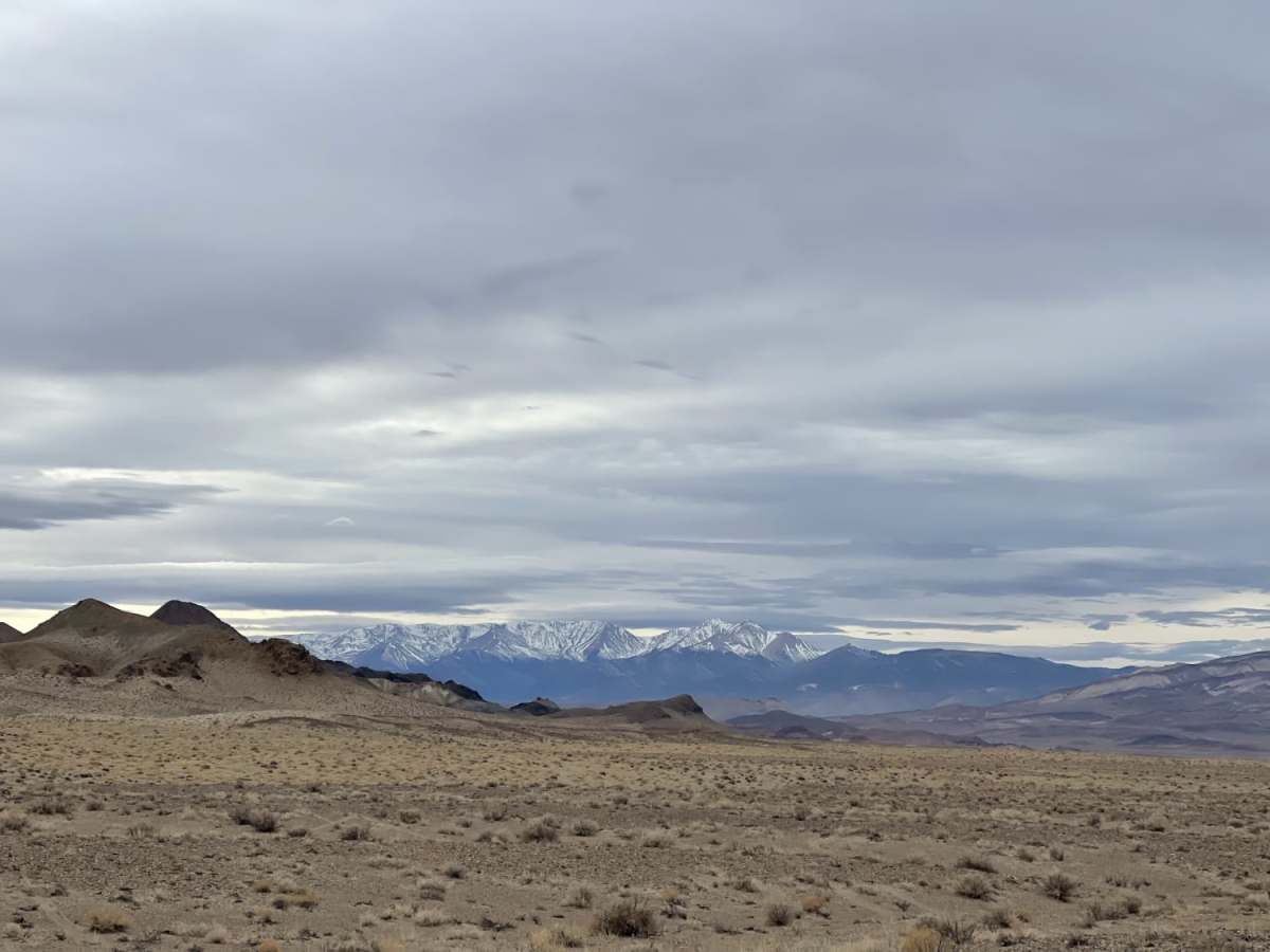 Cutting Through the Jawa Canyon trail photo