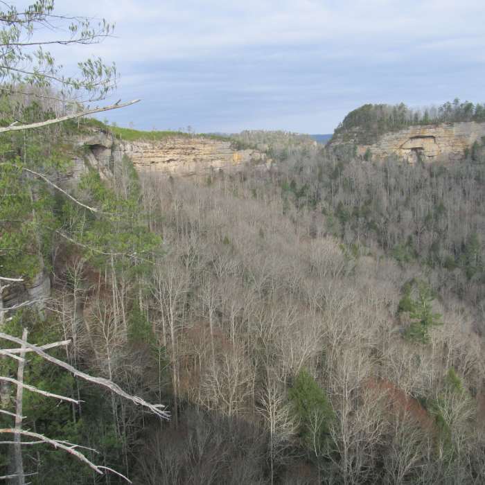 Pinch 'Em Tight Gap can be seen off in the distance from Hanson's Point. Near Hanson's Point Loop