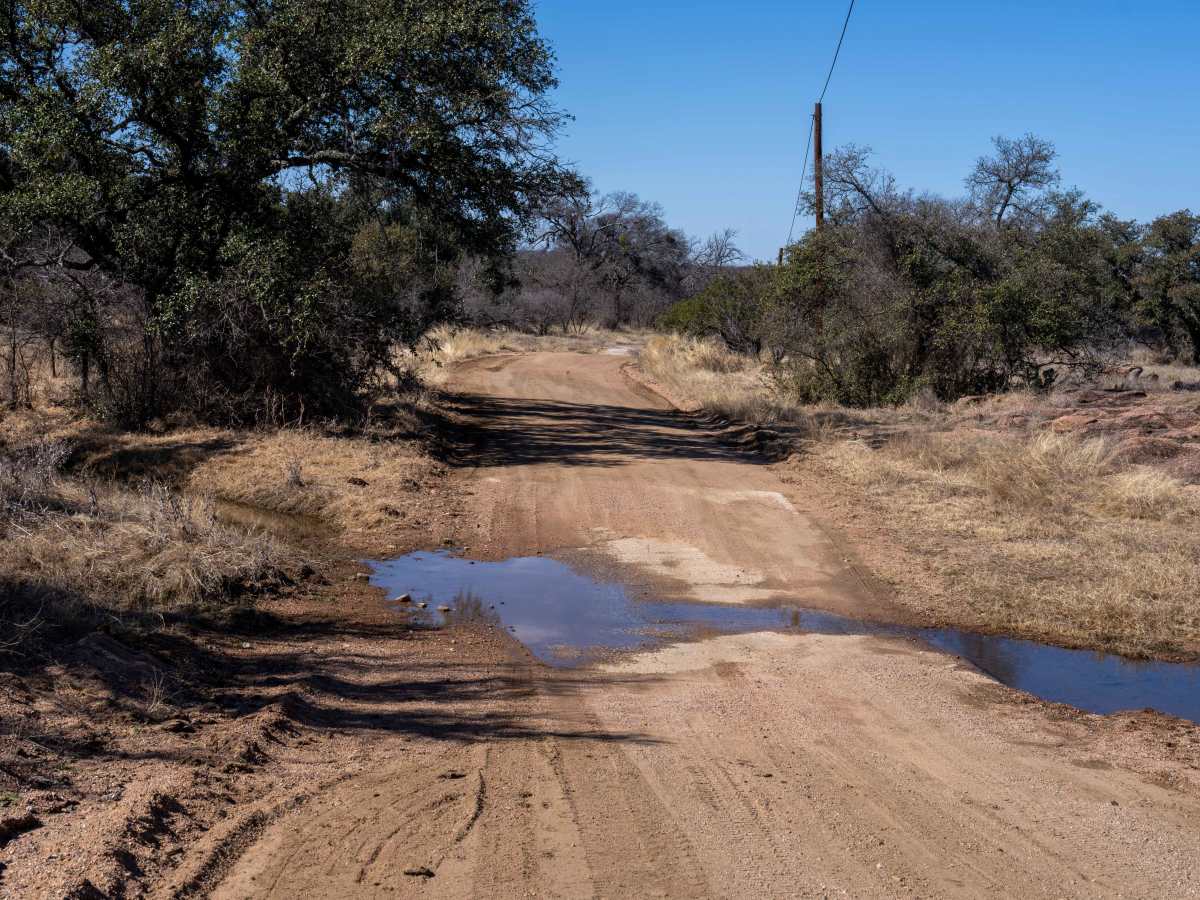 House Mountain Road photo 2