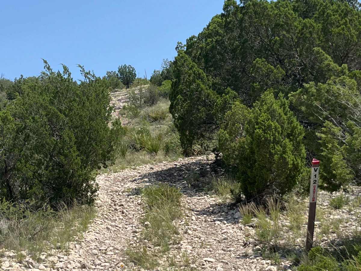 Pipline - V12 trail photo