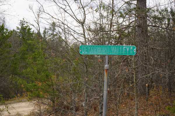 Deyarmond Valley Road