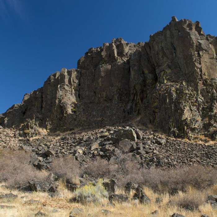 Near Horsethief Butte Hike + Rock Climbing Area