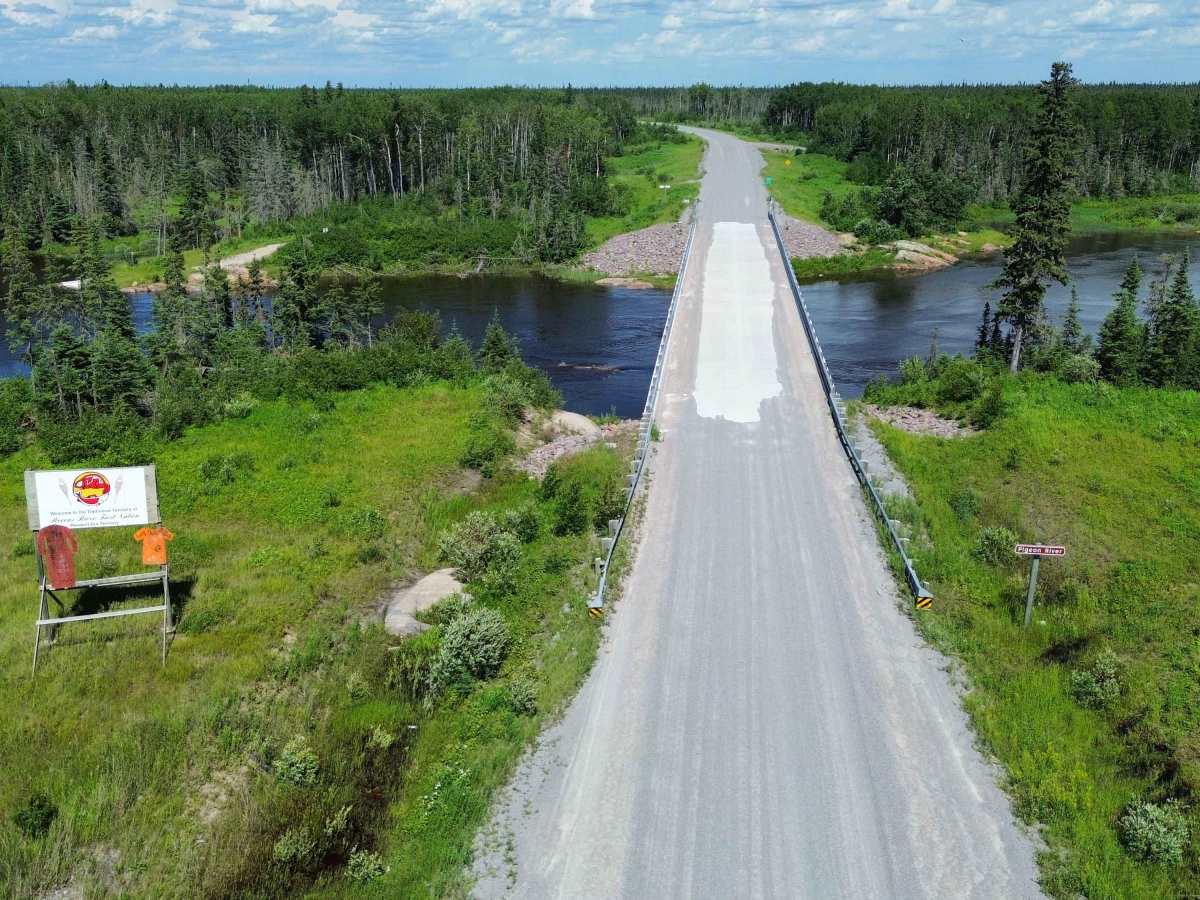 Berens River Road photo 5