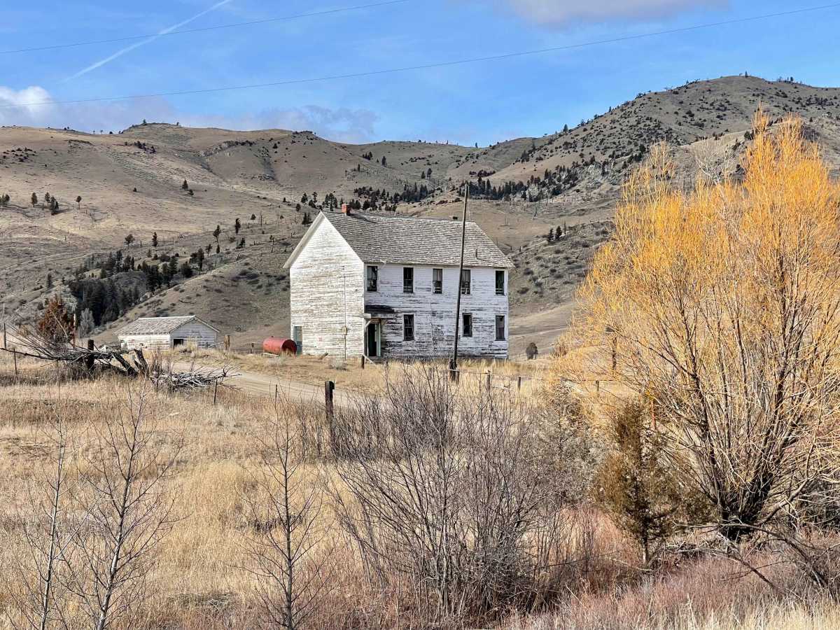 Dry Creek Road trail photo