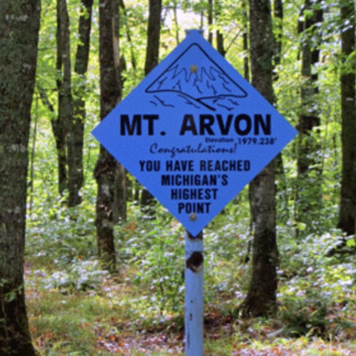Near Mount Arvon Near Mount Arvon