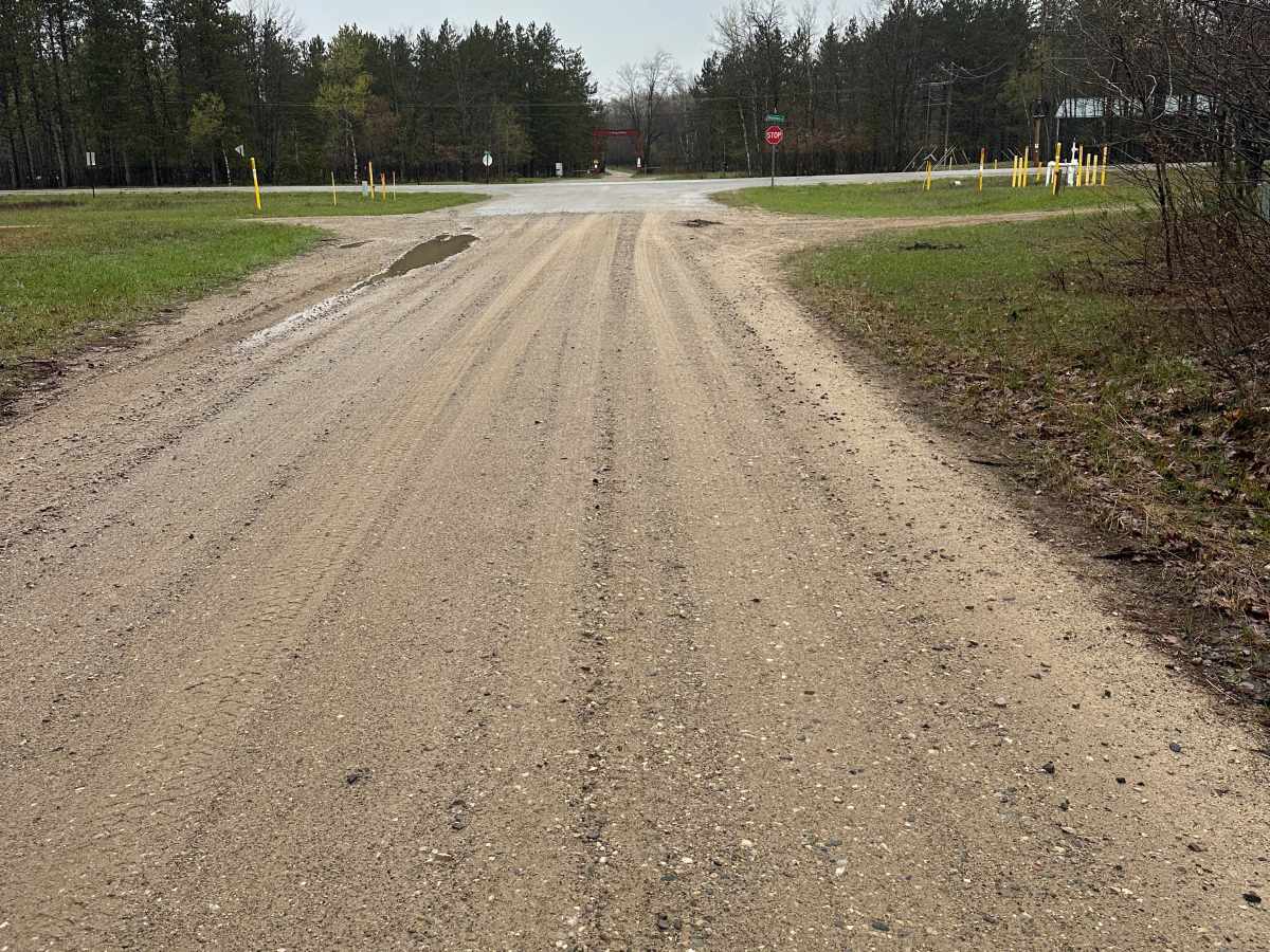 Lynn Lake Road trail photo