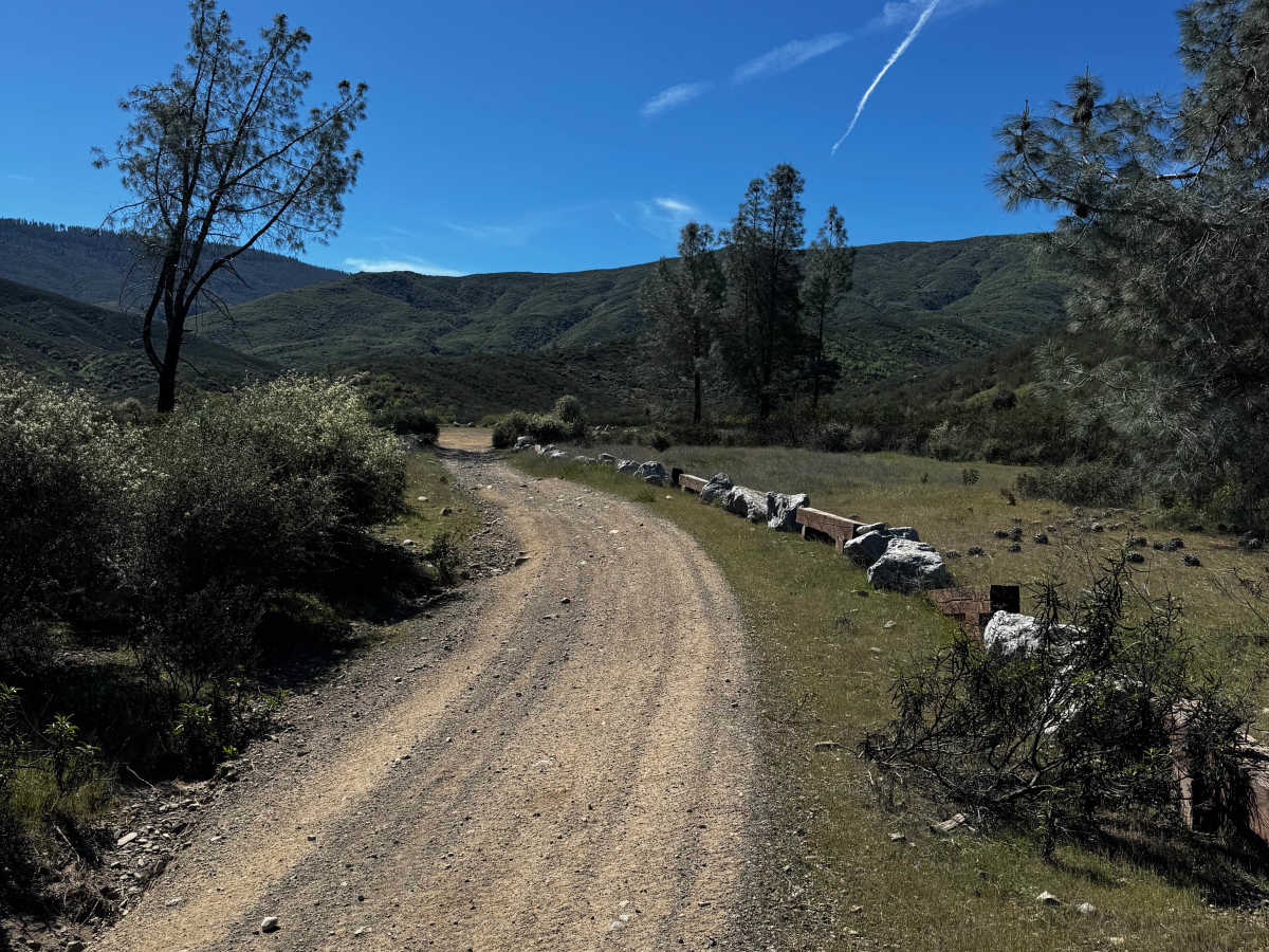 Letts Ridge Trailhead Entrance photo 4