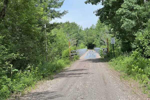 Trail SB Bruce Crossing