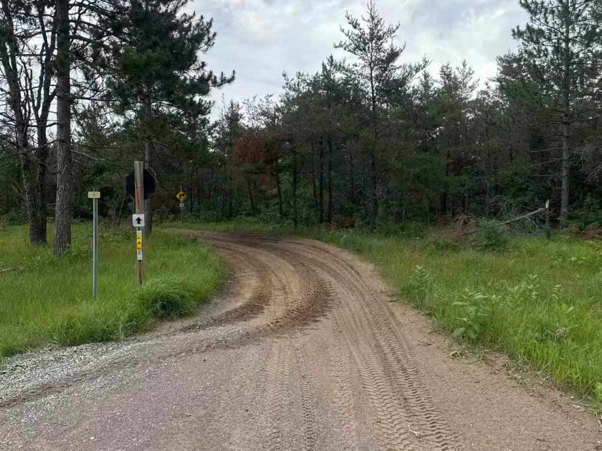 Clear Lake State Park trail head trail photo
