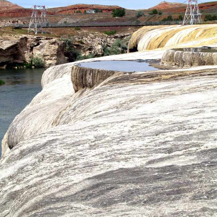 Near Rainbow Terraces Loop