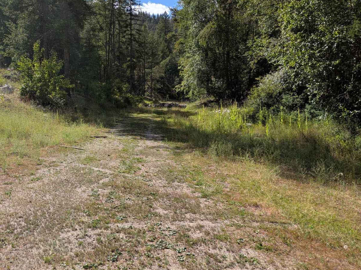 Mill Hill Road trail photo