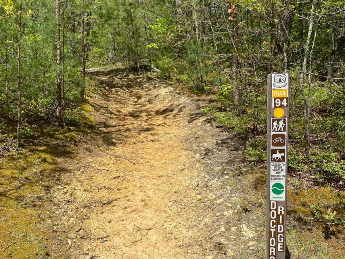 Jennings Creek Road trail photo