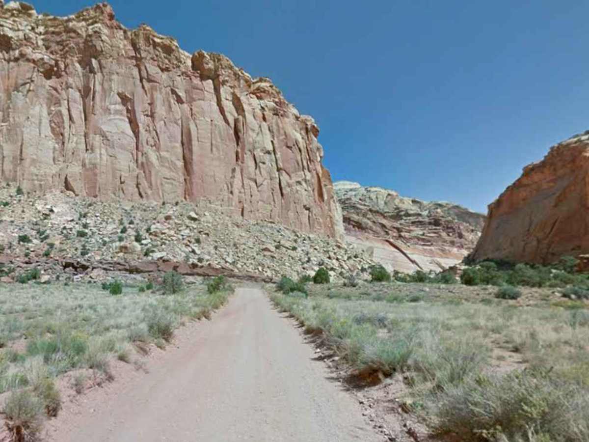 Capitol Gorge Road photo 4
