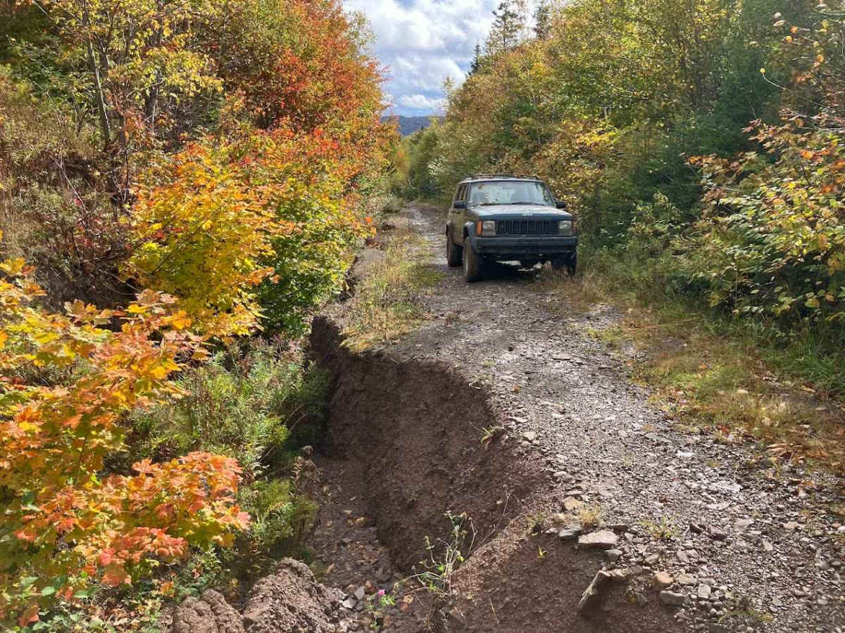 Macleod Road trail photo