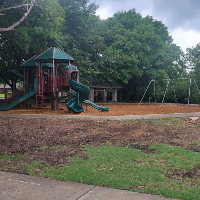 Near Chisholm Trail: 3 Bridges Loop