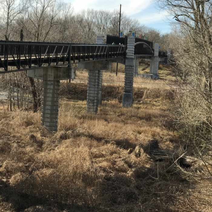 Near Mississippi River Greenway: Jefferson Barracks Section