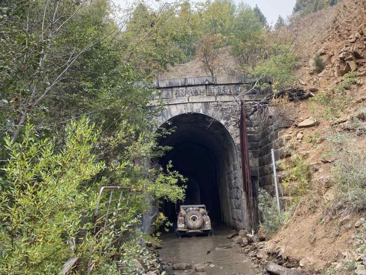 Wickes Tunnel: Basin to Corbin trail photo