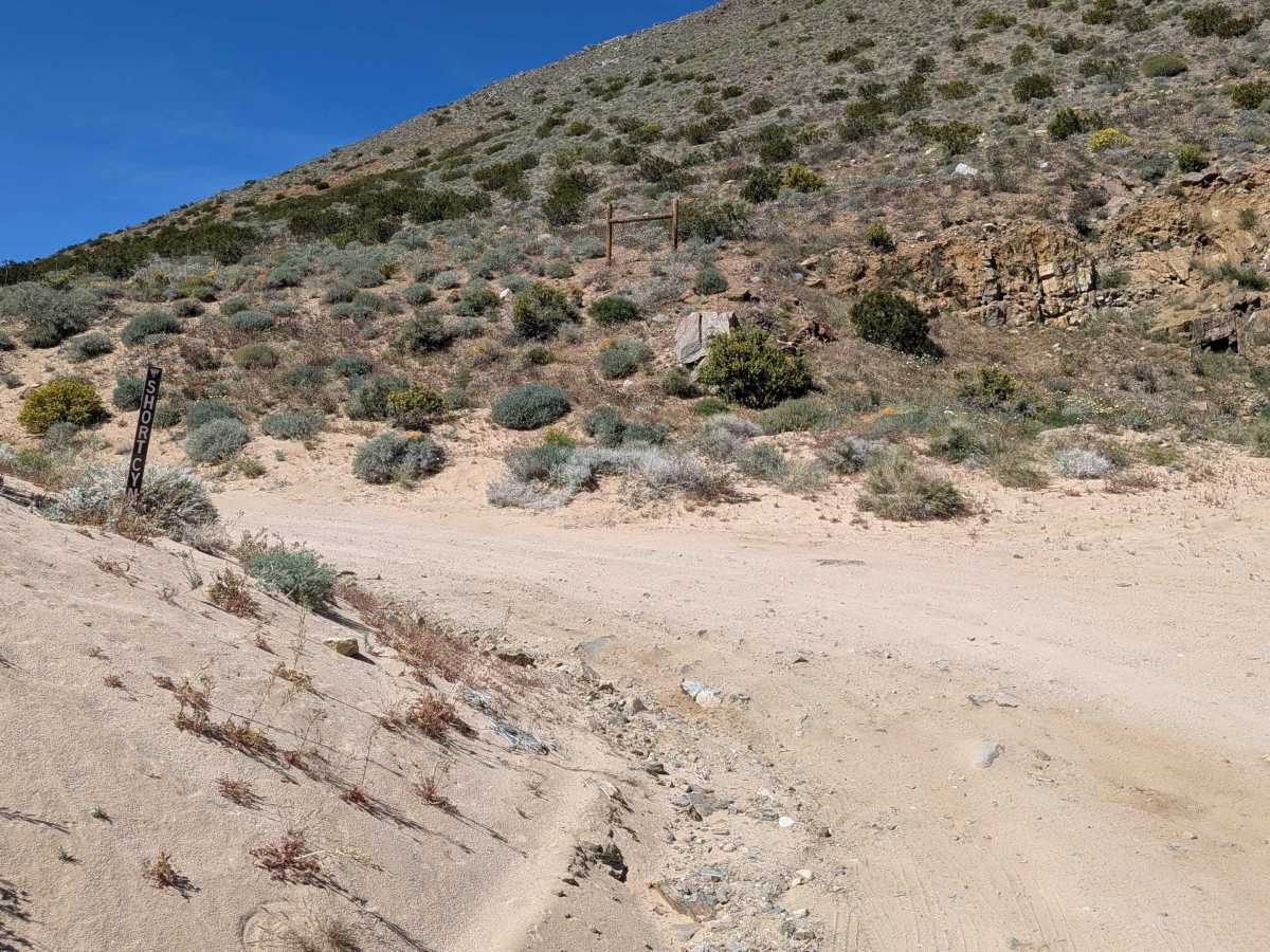 Short Canyon Trailhead - BLM SE139 photo 4