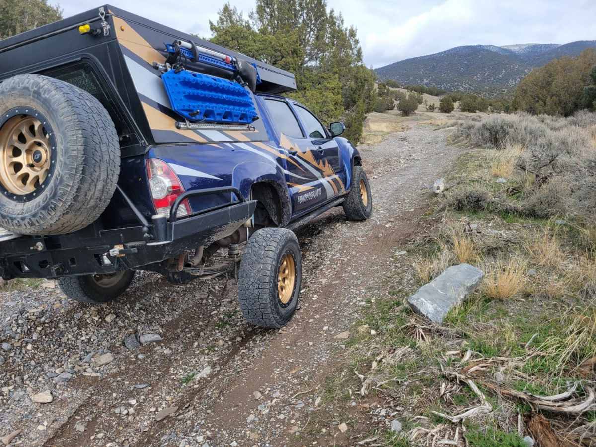 Dip Gulch Road photo 2