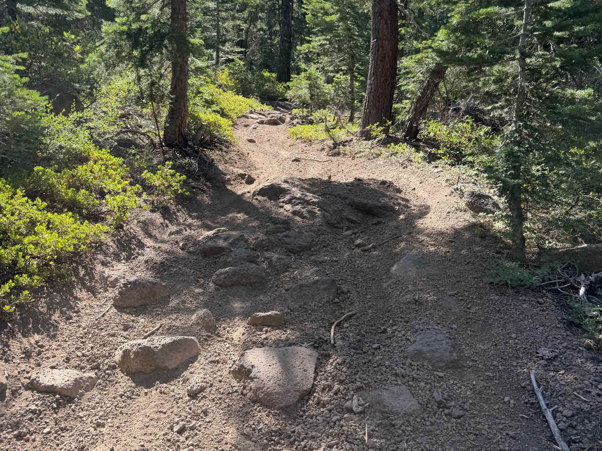 Lower Cena Lar Trail photo 3