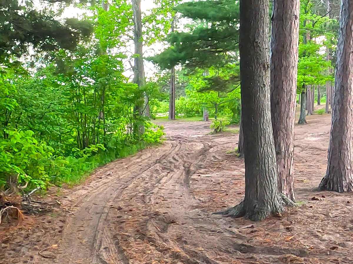 Huron Road trail photo