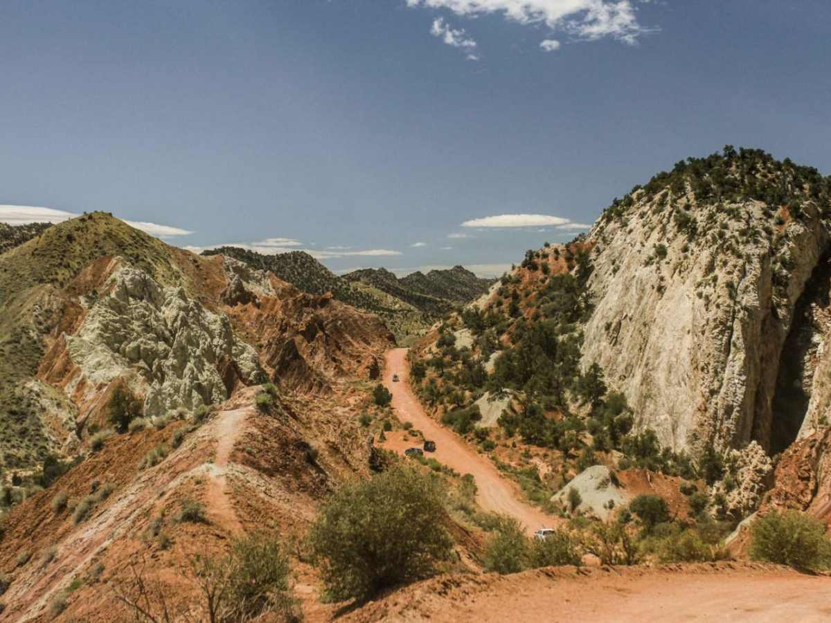 Cottonwood Canyon Road trail photo