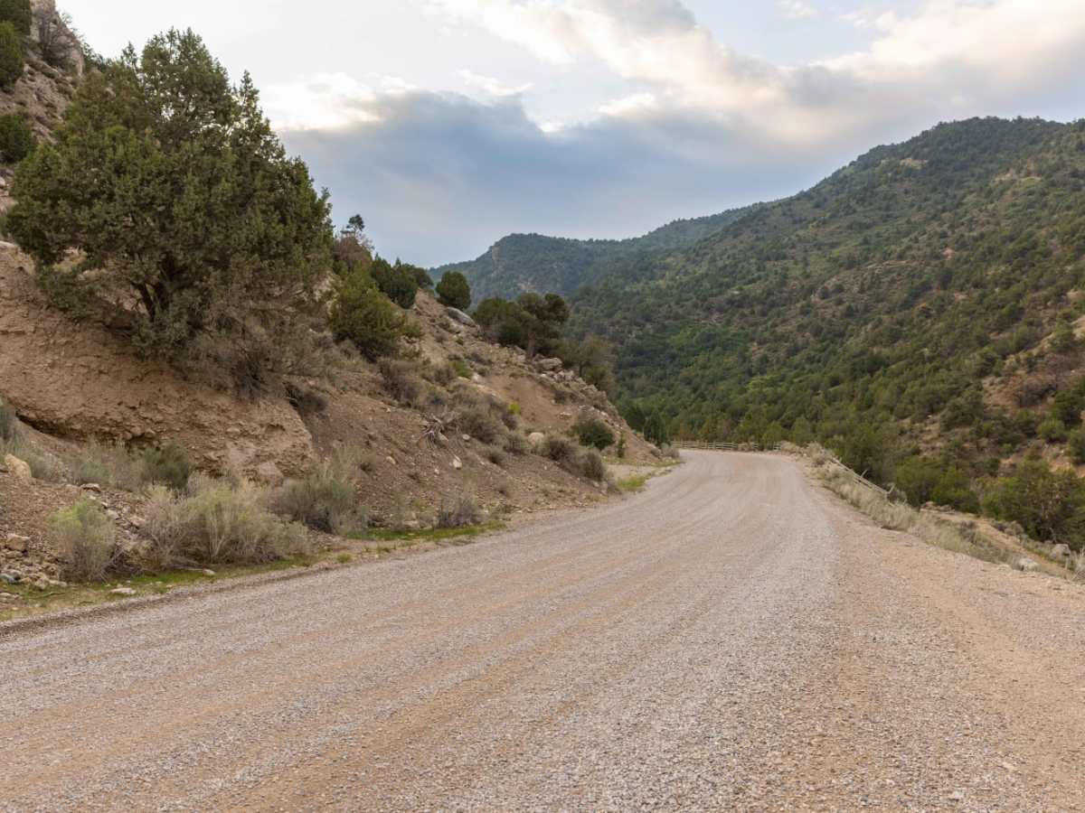 Mayfield-Gunnison Road photo 4