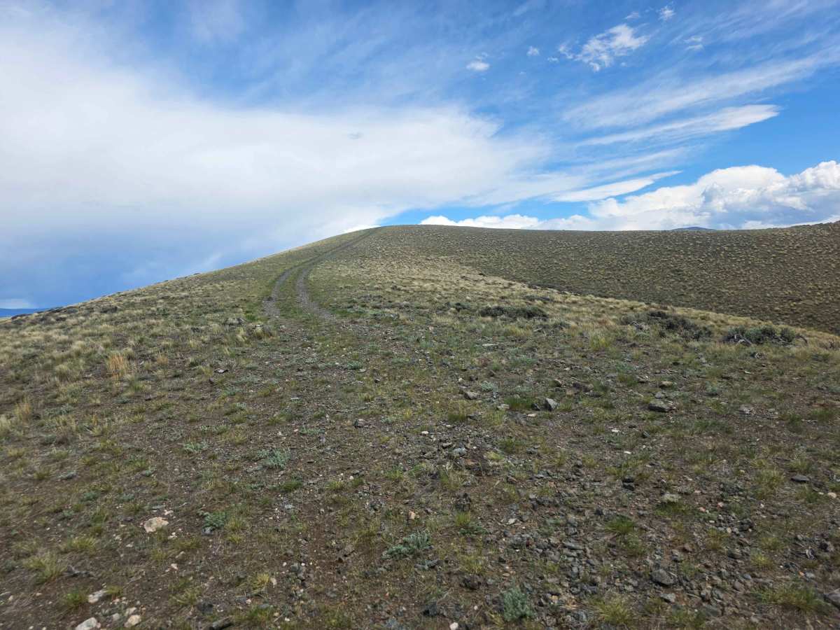 West Red Mountain photo 2