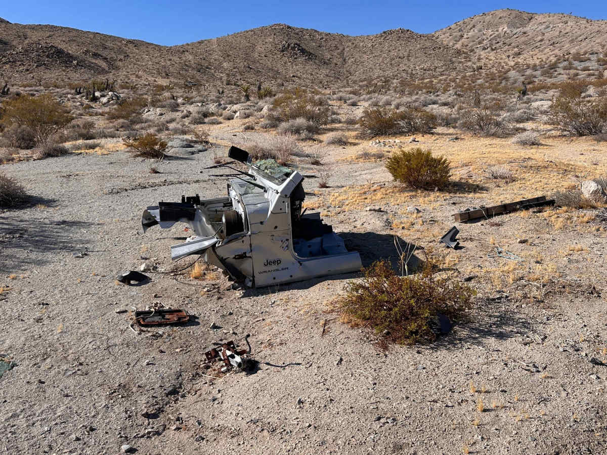Dead Car Caravan photo 5