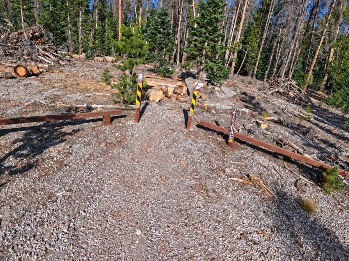 FS 27E208C trail photo