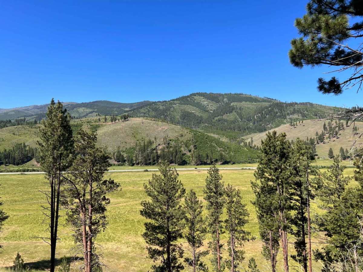 Riemel Trail/ Hiking Trailhead trail photo