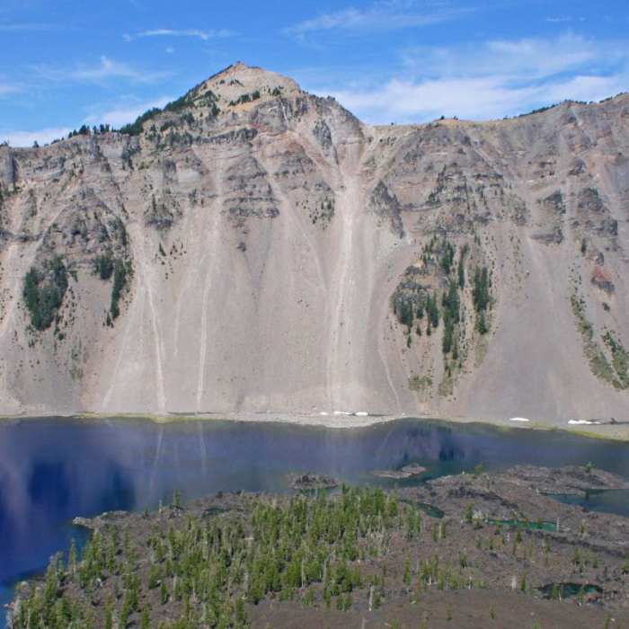 Near Wizard Island Summit Trail