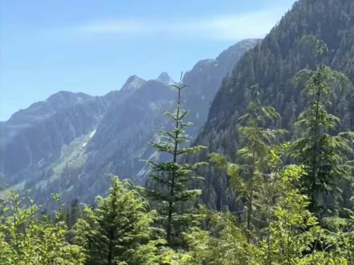 Triple peak trail head photo 4