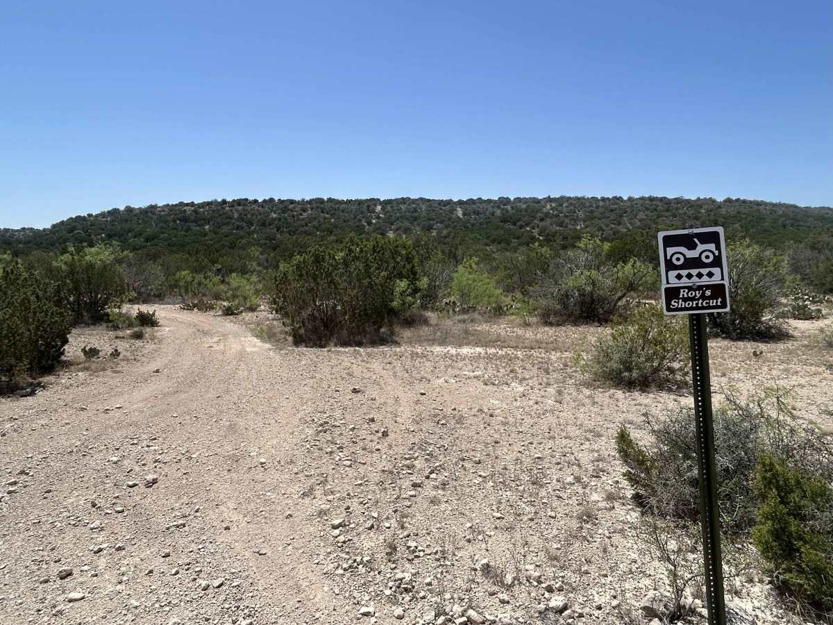 Roy's Shortcut - V9 trail photo