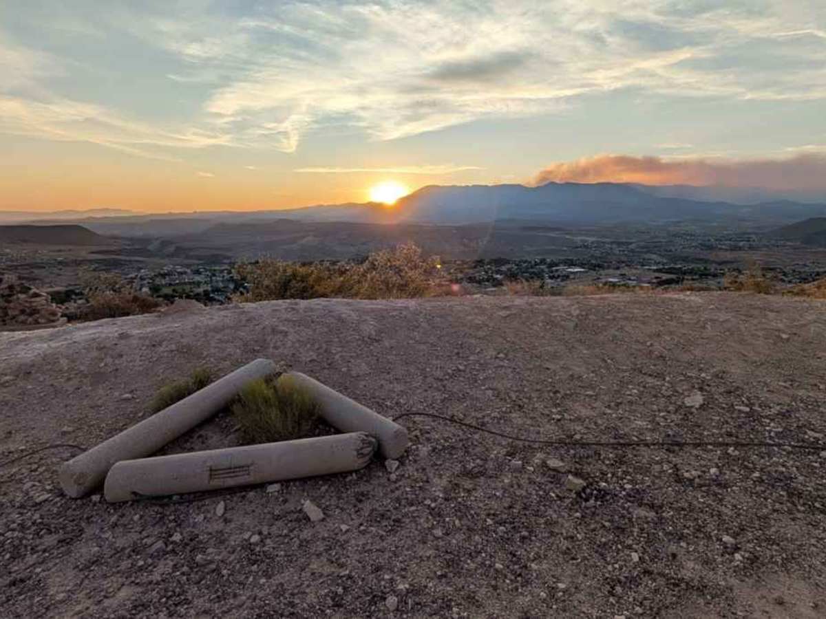 La Verkin Overlook - County Road 395 trail photo