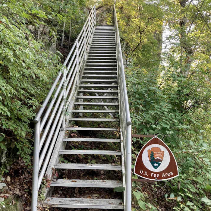 Near Bluff Trail (Sunset Rock to Point Park)